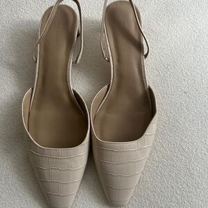 Ann Taylor Slingback kitten heels